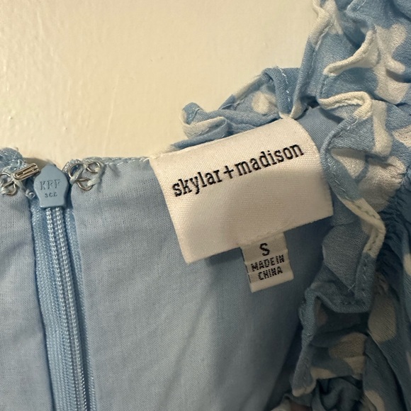 VICI Off the Shoulders Blue and White Dress - Picture 4 of 5